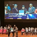 Dr Patricia Wong receiving Nanyang Education Award (School) (2019)