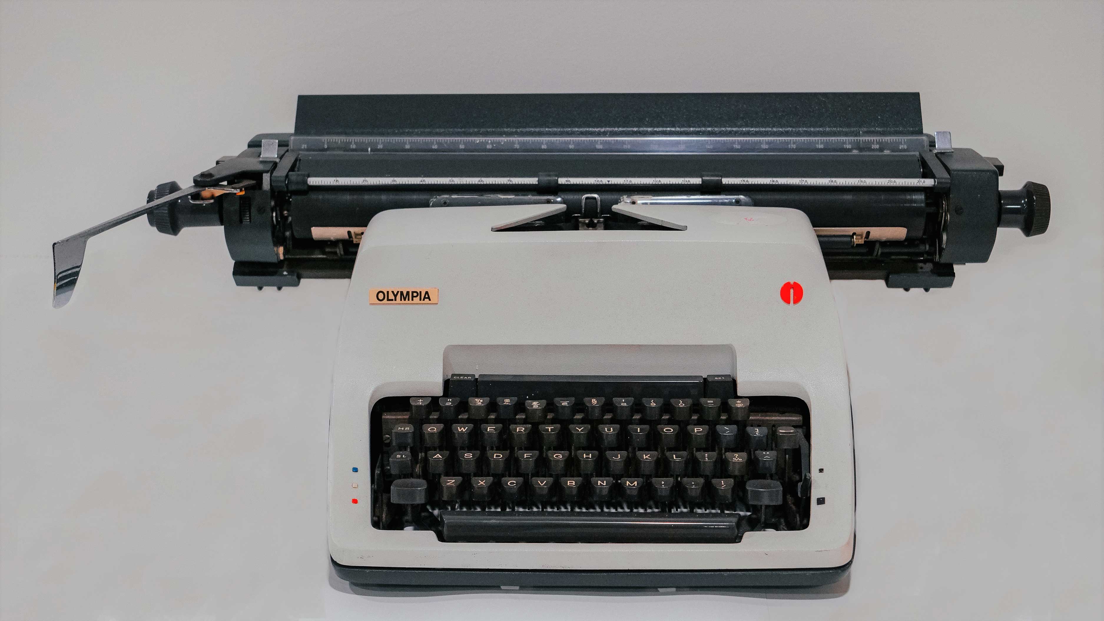 Manual typewriter - Olympia SG3(N)