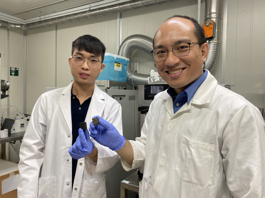 Assistant Professor Lai Changquan and Mr Lim Guo Yao with the anodes