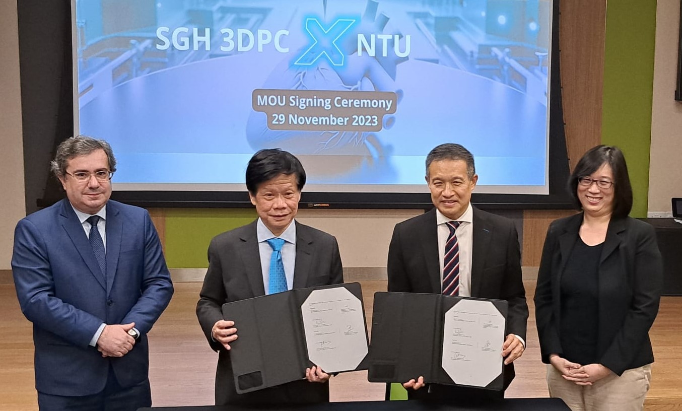 Professor Paulo Bartolo, Prof Lam Khin Yong, Prof Kenneth Kwek, Assoc Prof Goh Su-Yen at the signing of the Memorandum of Understanding for NTU and SGH to set up the Joint Research & Development Laboratory in additive manufacturing
