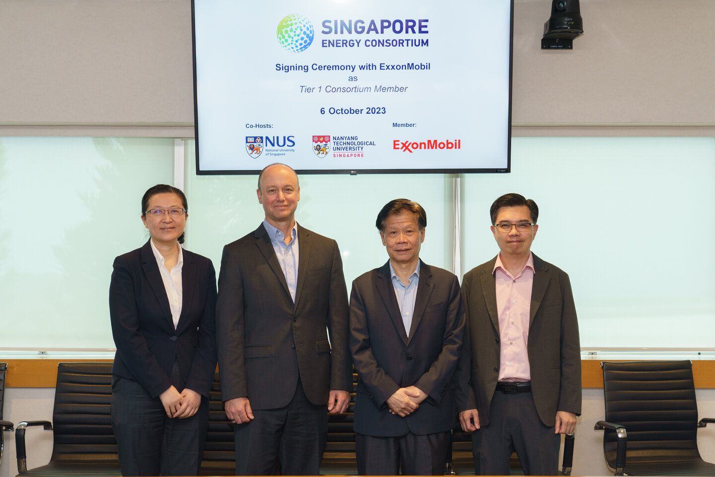 Prof Liu Bin, Dr Nick Clausi, Prof Lam Khin Yong and Dr Ng Wai Kiong