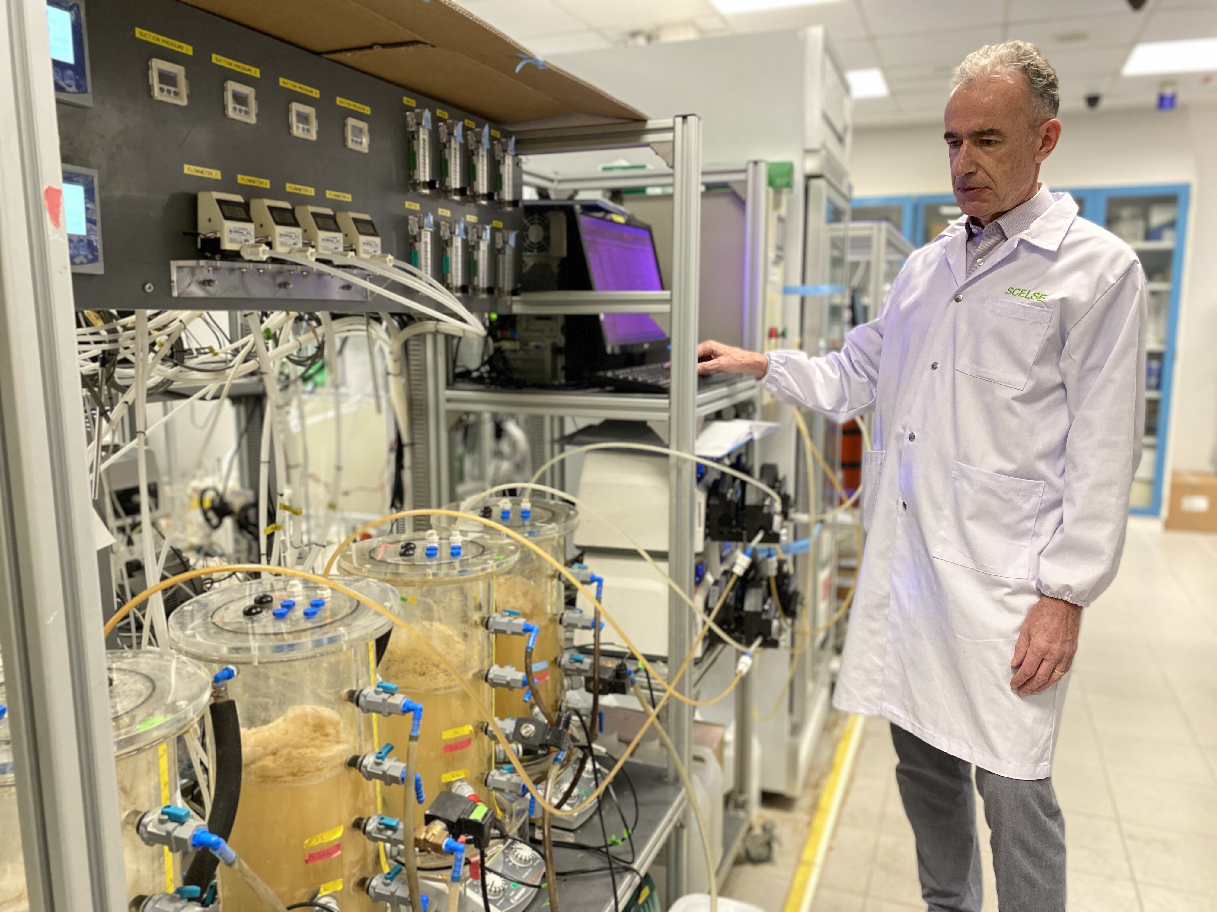Prof Stefan Wuertz, SCELSE’s deputy centre director, with the bioreactors in which the experiments with bacteria and wastewater were conducted
