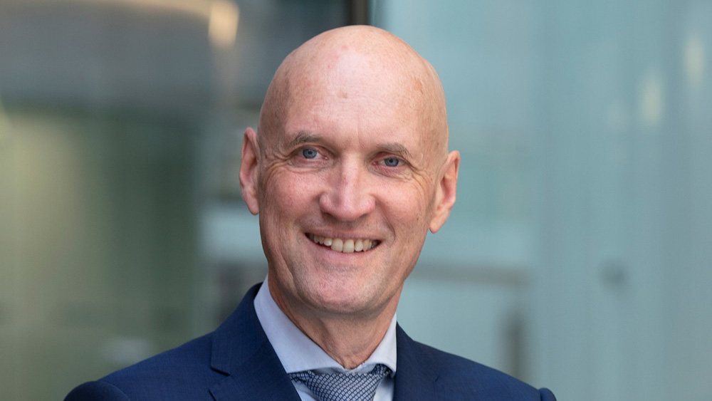 Prof Ernst Kuipers (Cropped)