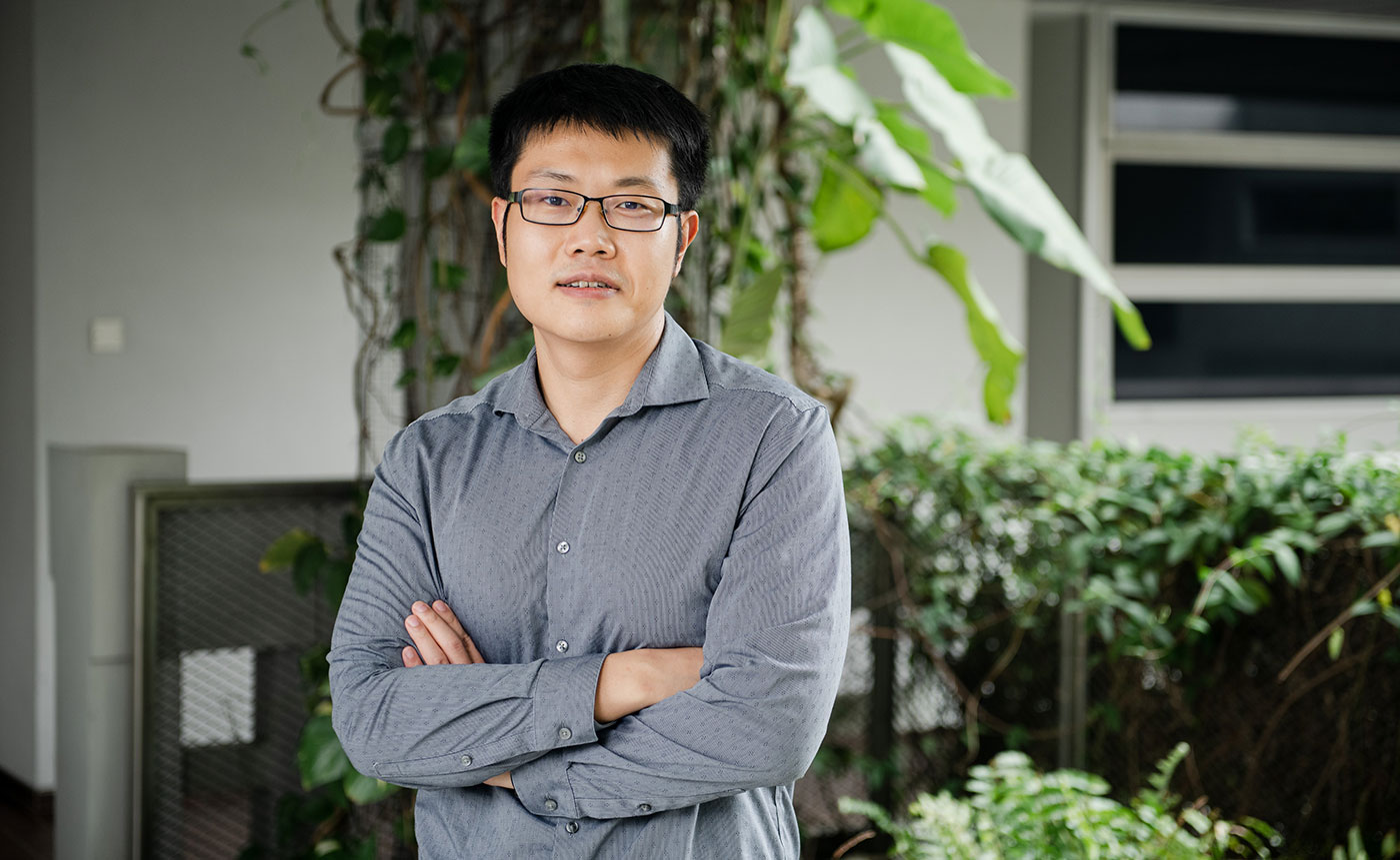 Photo of awardee, SCSE Asst Prof Zhang Hanwang.