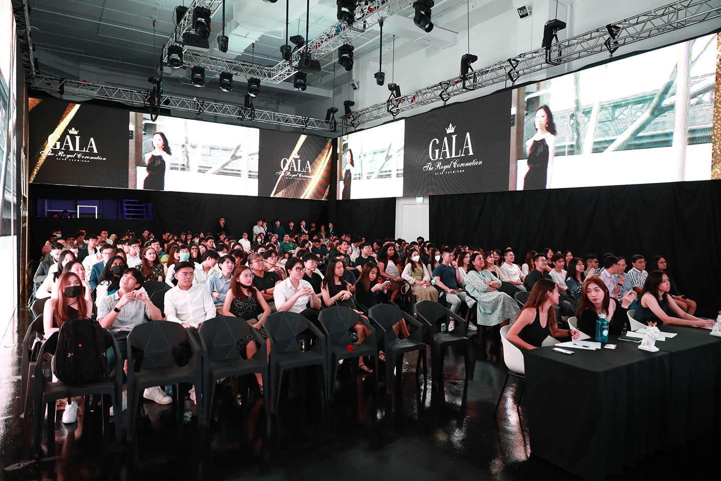 Photo of Noon Talk X Showco Studio with a total of 180 attendees.