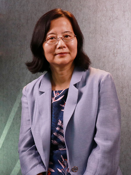 Photo of a lady professor.