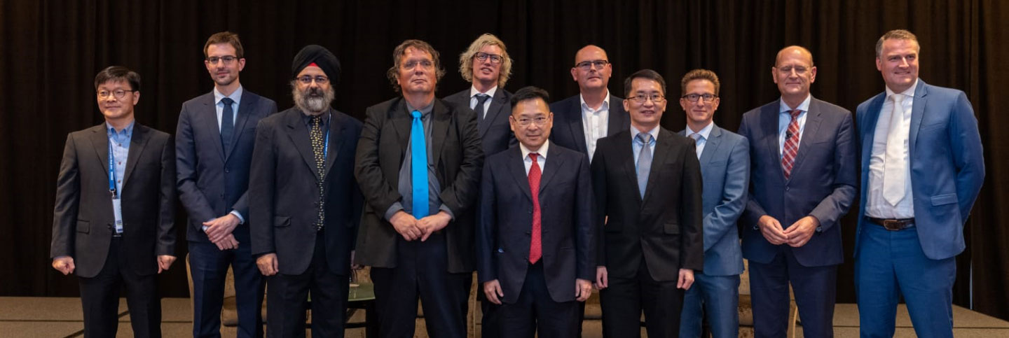 Professor Lam (centre) was at the Singapore International Cyber Week, on 19 September 2018. Venue: Marina Bay Sands Singapore.
