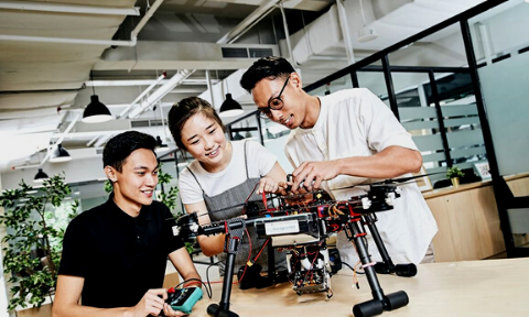 EEE Students trying to build a drone