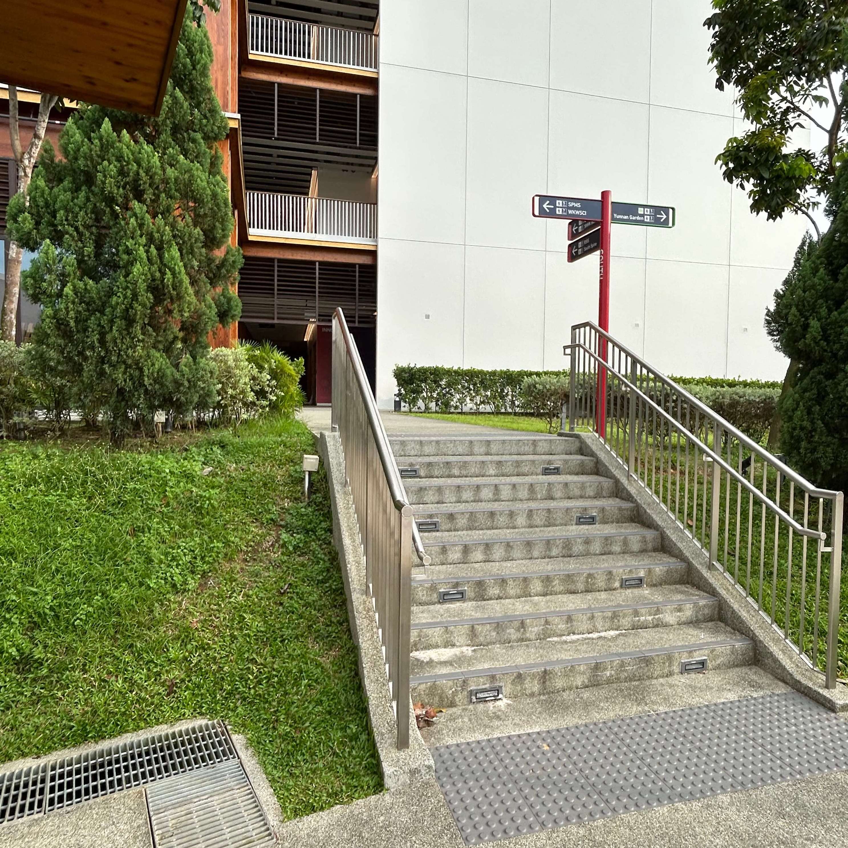 NTU_Wee_Cho_Yaw_Plaza_Bus_Stop_2