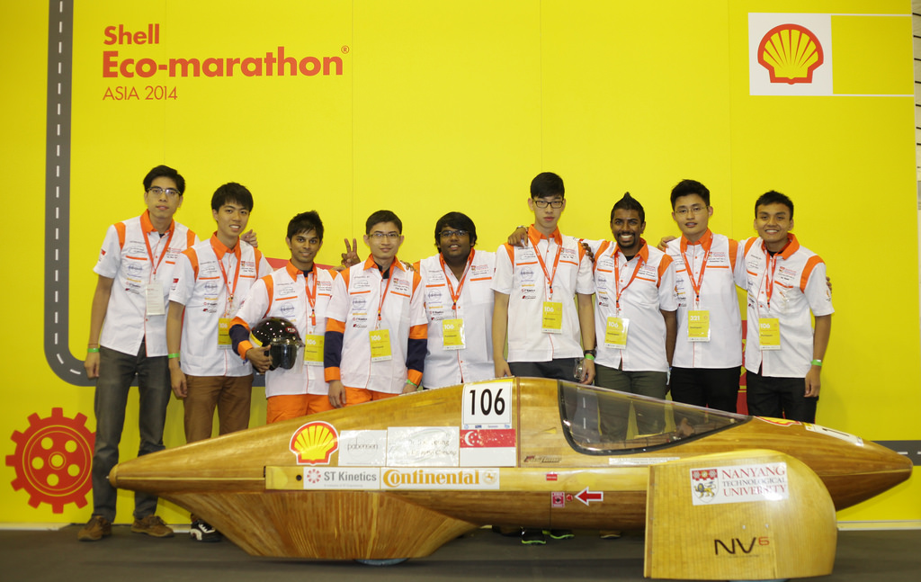 Nanyang Venture VI Team photo at Shell Eco-marathon