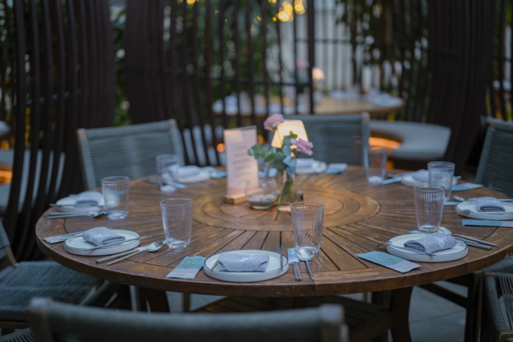 Photo 4: Building connections through welcome dinners and networking events