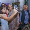 Participants taking selfe with Nobel Laureate Professor Muhammad Yunus