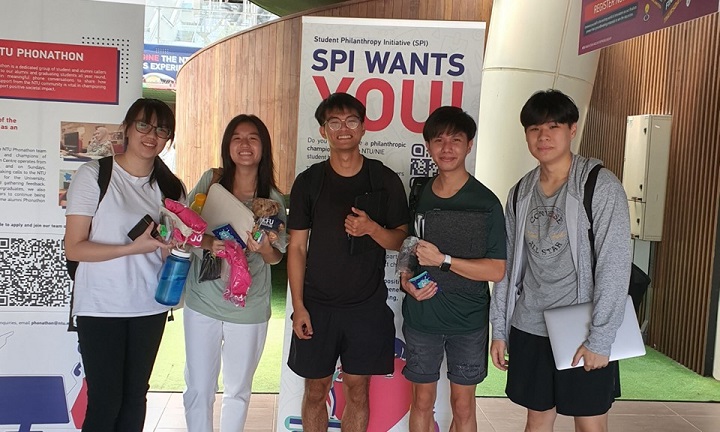 Students at SPI banner