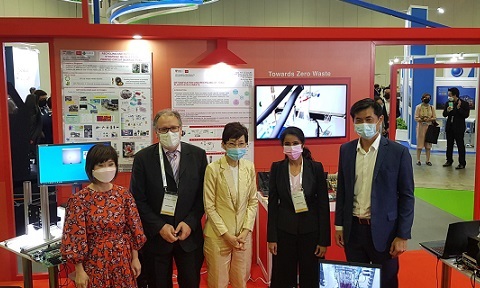 Ms Grace Fu and Dr Amy Khor At CESG