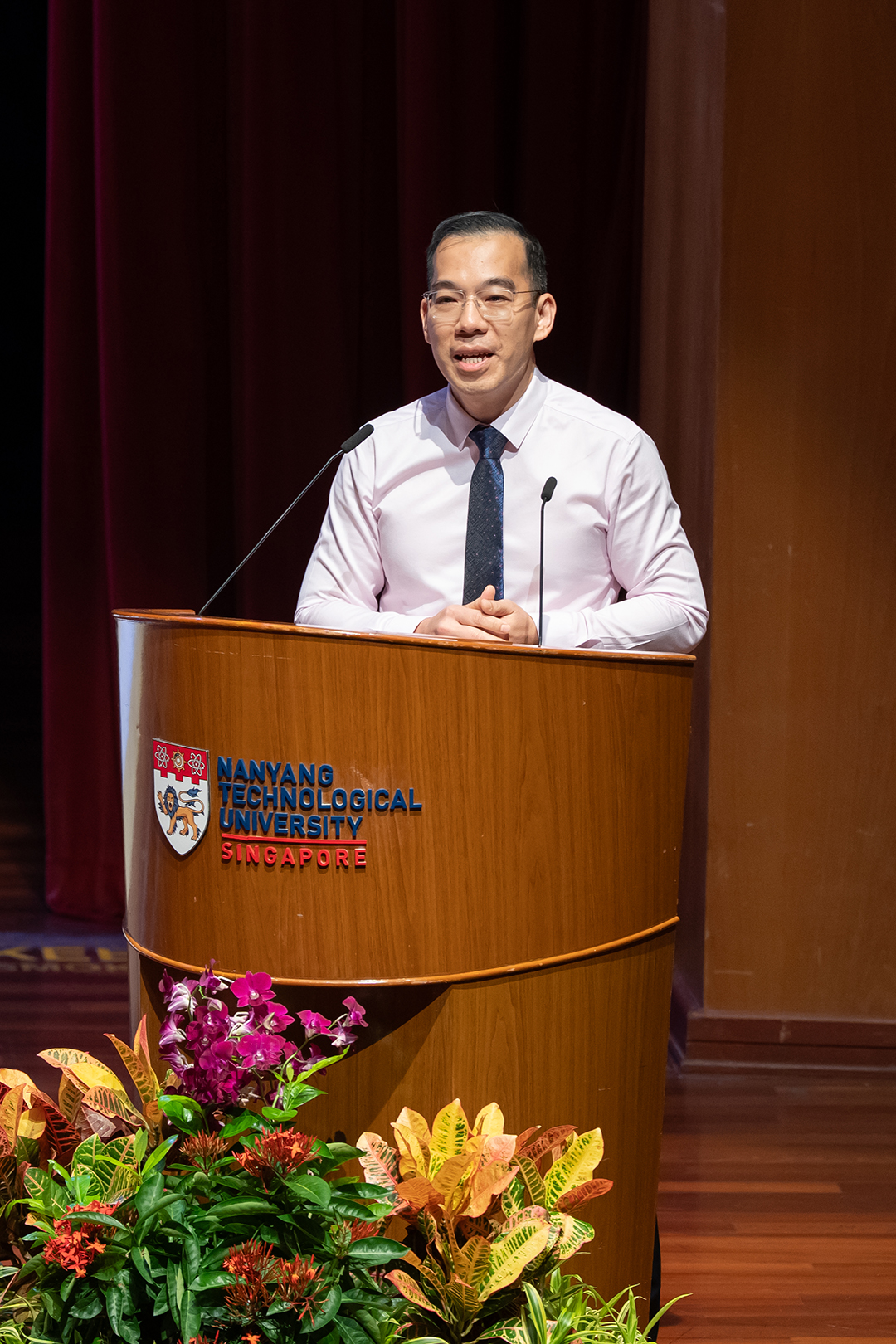 End Speaker White Coat 2025