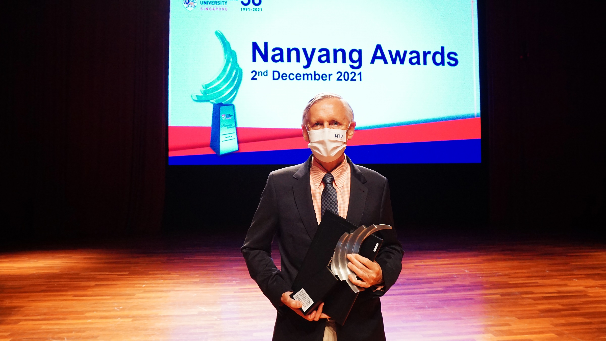 LKCMedicine's Outstanding achievements at Nanyang Awards 2021