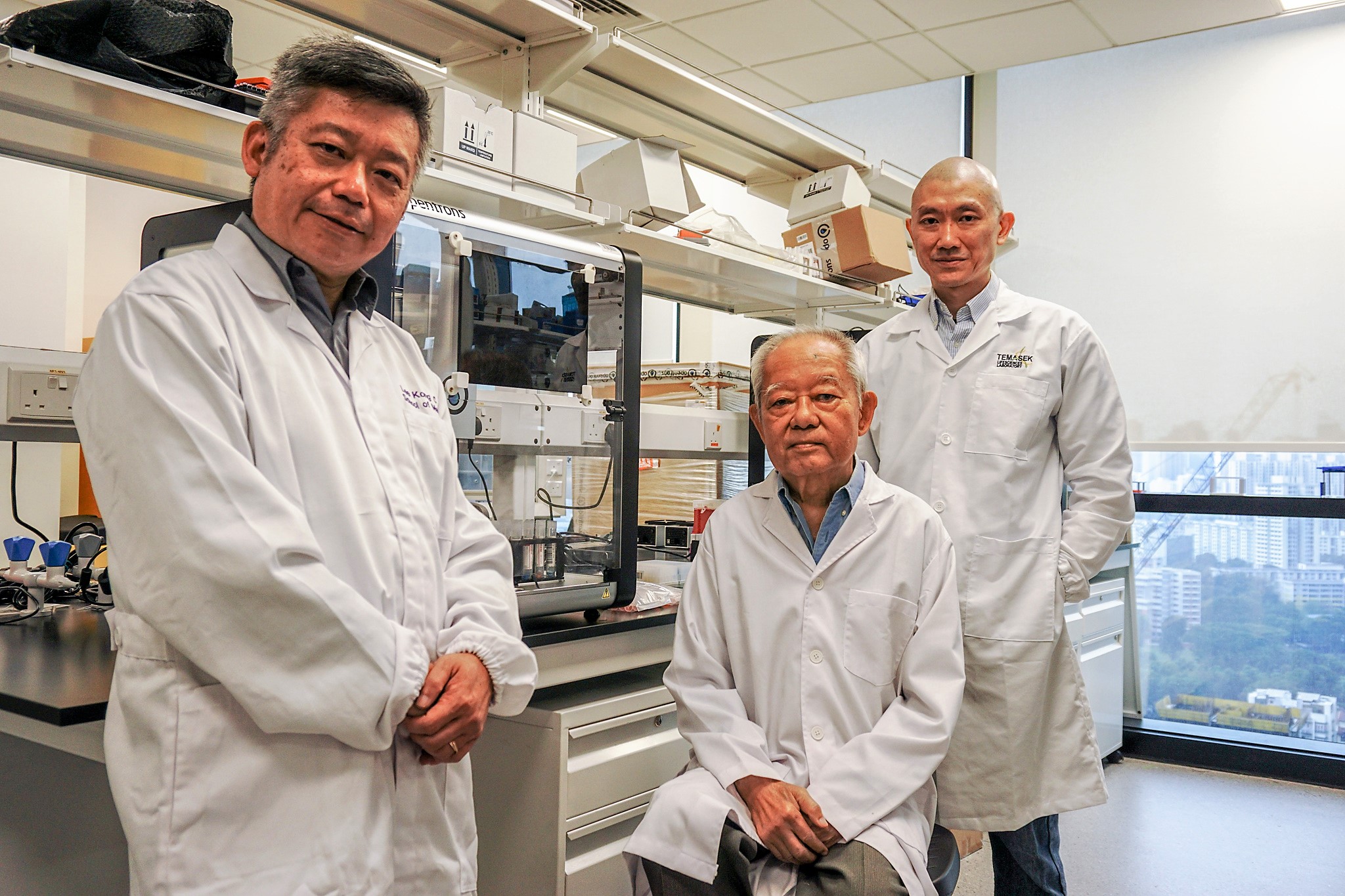 Assoc Prof Eric Yap from LKCMedicine, who is the Medical Director of the new lab, with co-founders of Pathnova Laboratories, Emeritus Professor Chan Soh Ha and Dr Ian Cheong