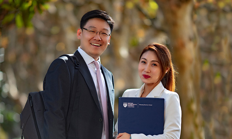 Two students from the China EMBA course at Nanyang Business School, Singapore