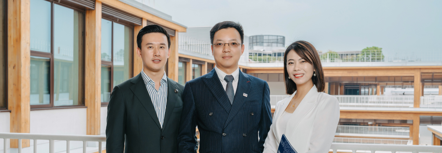 Web Banner - Students from EMBA Class 19th