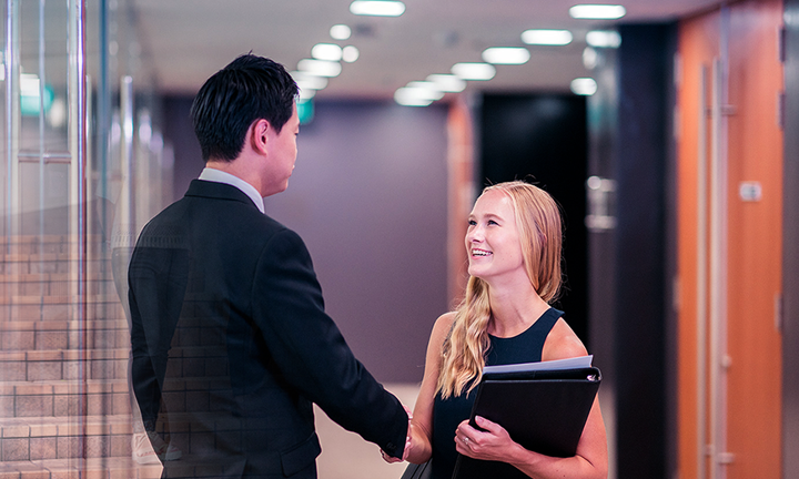 Two Nanyang Executive Education programme students at Nanyang Business School, Singapore