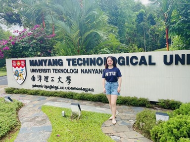 Zhou Xuewei, a scholar from NIE's Master of Arts (Applied Linguistics)