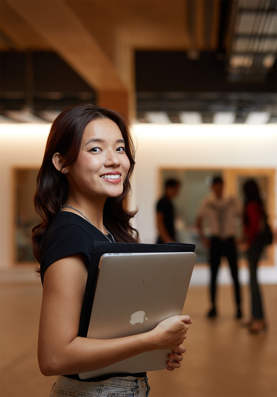 NTU Undergraduate Student Campus Portrait Mobile