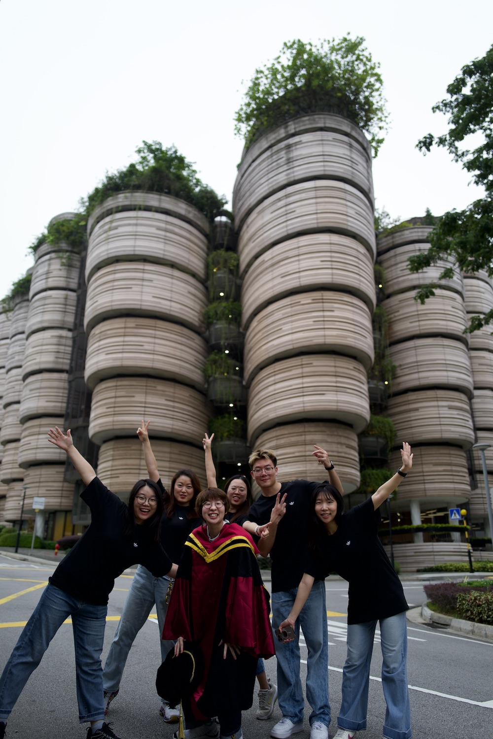 cheng yu and friends cceb phd graduate and her friends