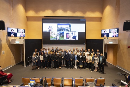Group picture with workshop members