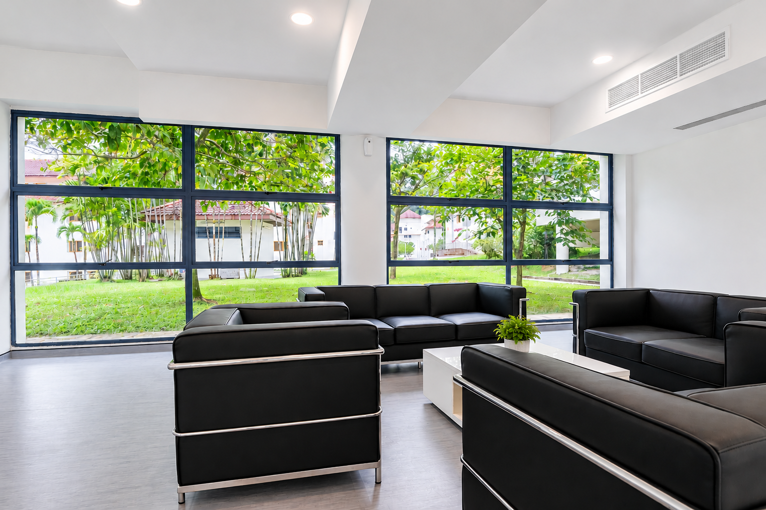 Hall 13 Lounge