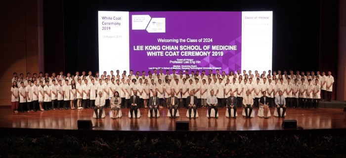 A9A03370 cropped (Custom).jpg