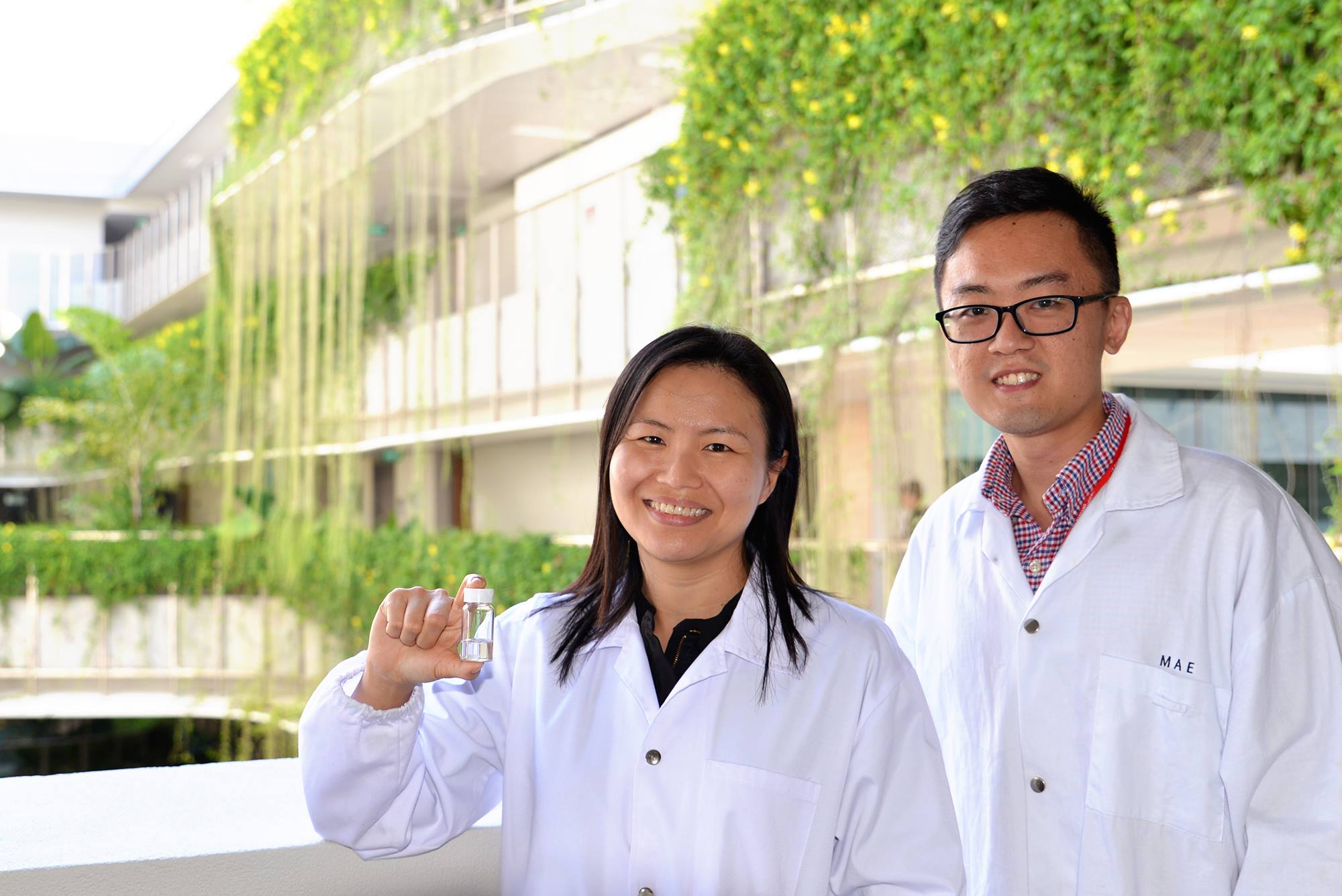 Prof Yeong and Researcher.jpg
