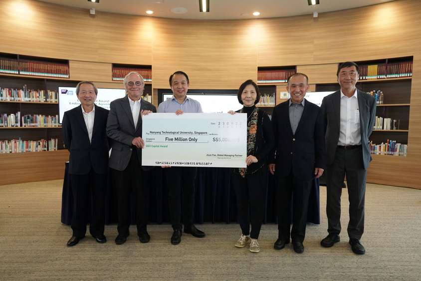 Signing ceremony of 5 million gift to LKCMedicine