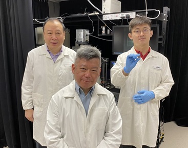 Associate Professor Eric Yap, Professor Liu Aiqun and Mr Li Zhenyu