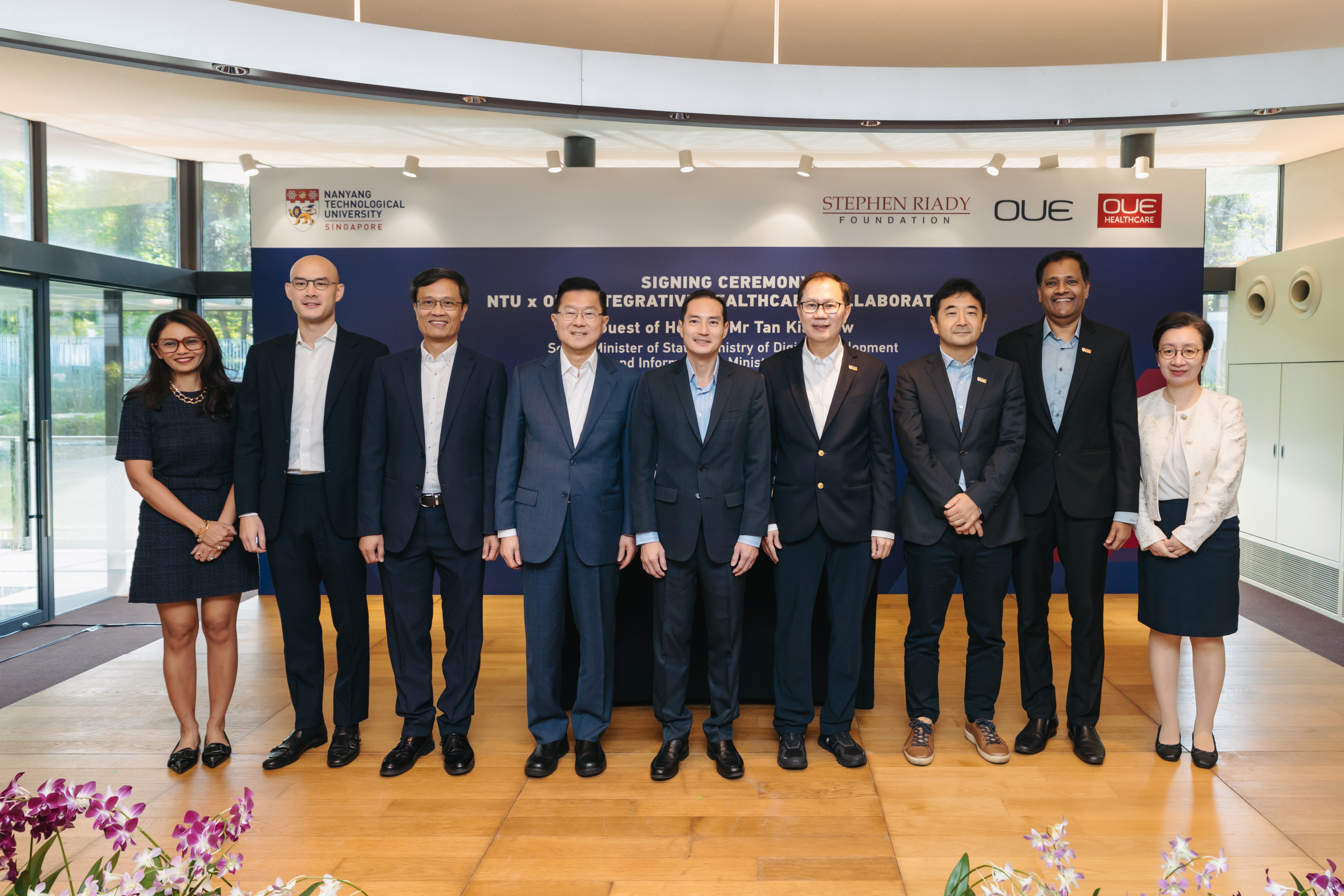 Tackling healthcare challenges with an interdisciplinary approach - groupshot