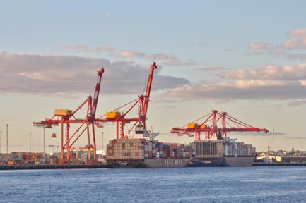 ship dock during daytime