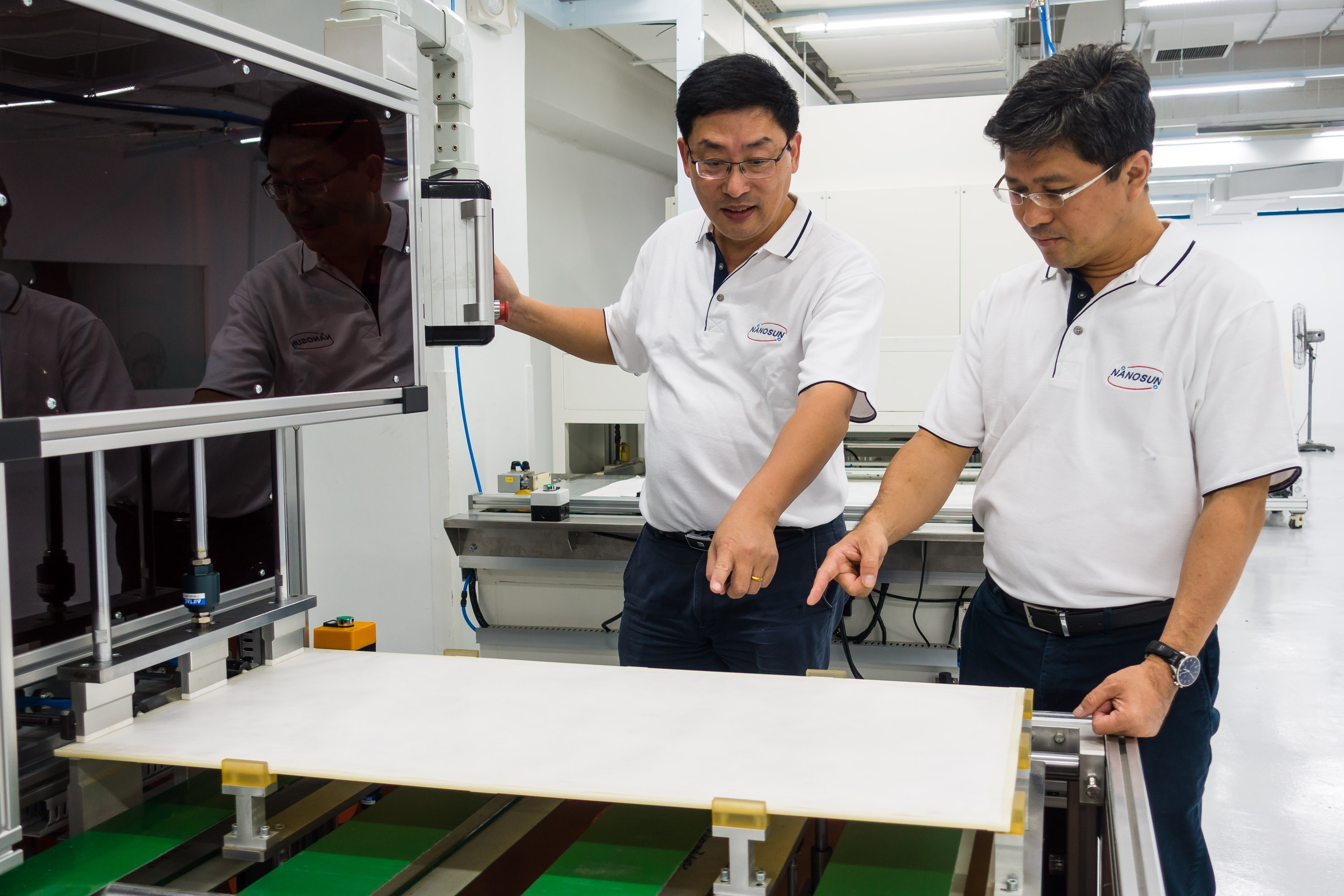 NTU Singapore Assoc Prof Darren Sun (left) and Nanosun co-founder Wong Ann Chai