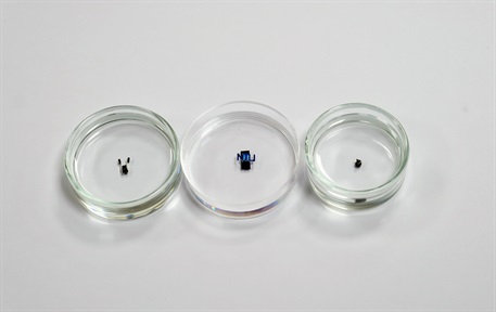 Highly manoeuvrable miniature robots