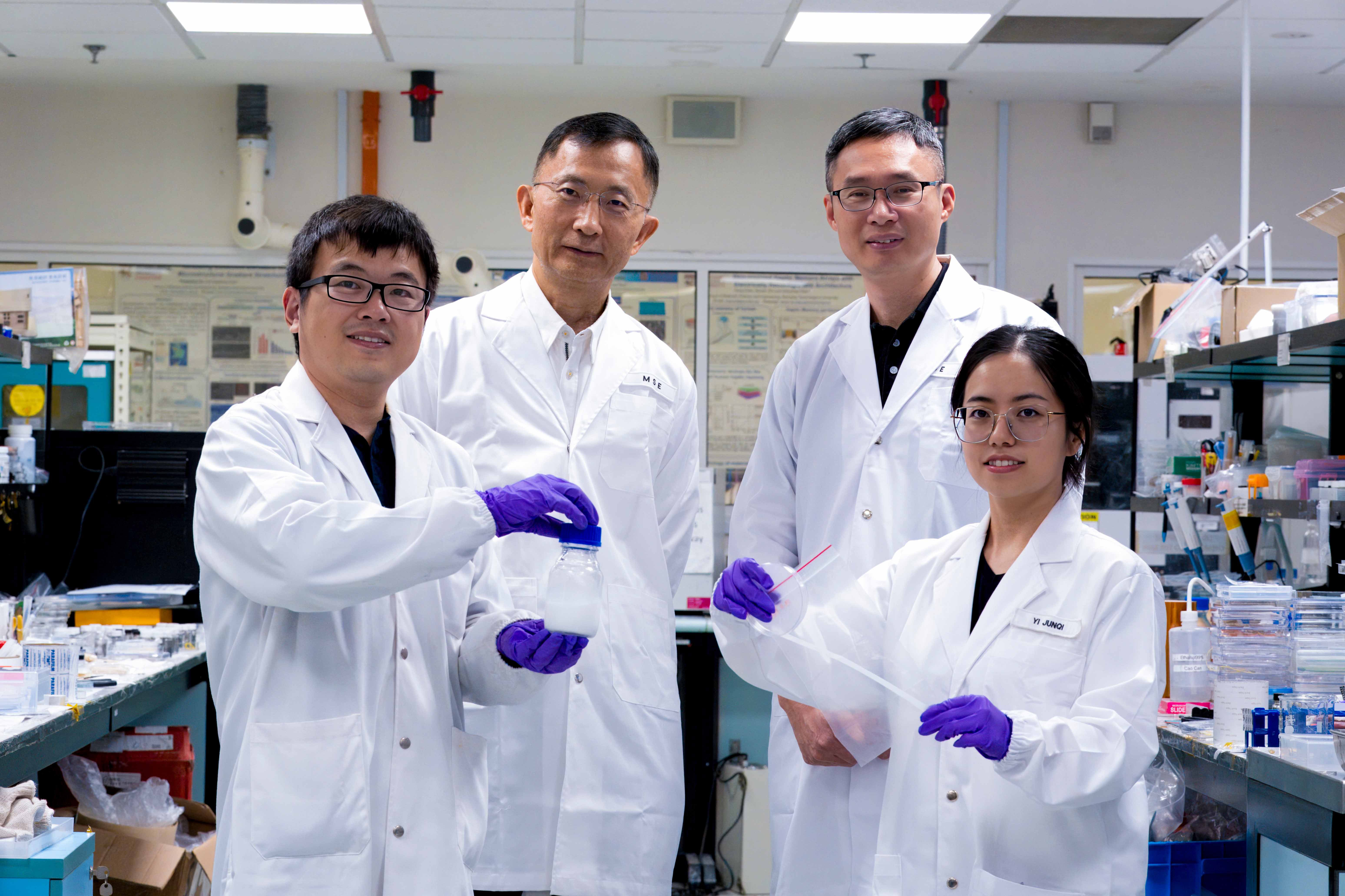 Dr Zou Guijin, Prof Gao Huajian, Prof Chen Xiaodong and Dr Yi Junqi