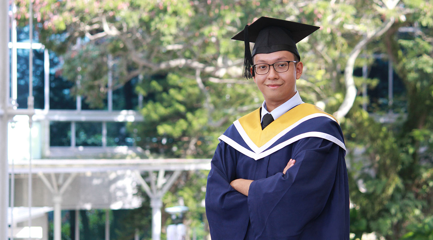 Photo of a Undergraduate.