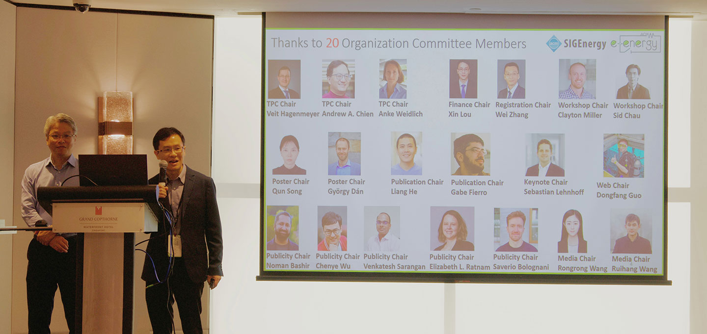 Photo of General Co-Chairs and Professor express thanks to organization committee members during the Conference opening.