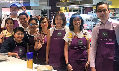 SCSE staff turned ‘Chefs-for-a-Day’ creaming, whipping, kneading and icing sweet treats, all while bonding with our family at work!