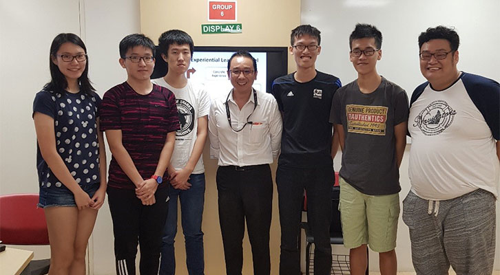 Peer tutors and coaches for Semester 2 of the Academic Year 2017/2018 attended the Student-led Tutorial Group (STG) Briefing Session together with the previous semester’s peer tutors and coaches on 13 Feb 2018. 