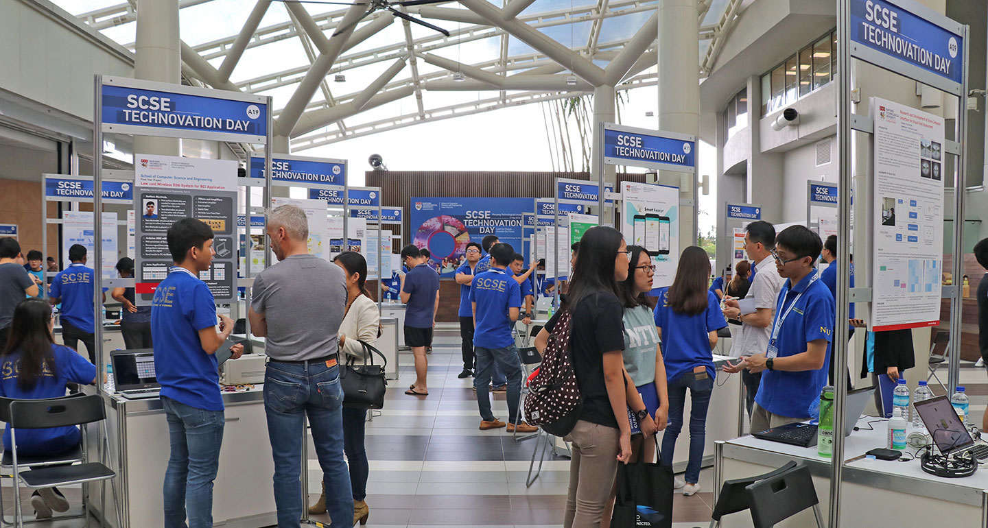 SCSE’s 1st ever Technovation Day was held on 12 May 2018 from 9.30 – 6 pm. Close to 400 visitors were at the event comprising of NTU students, Polytechnic, Junior Colleges and industries.