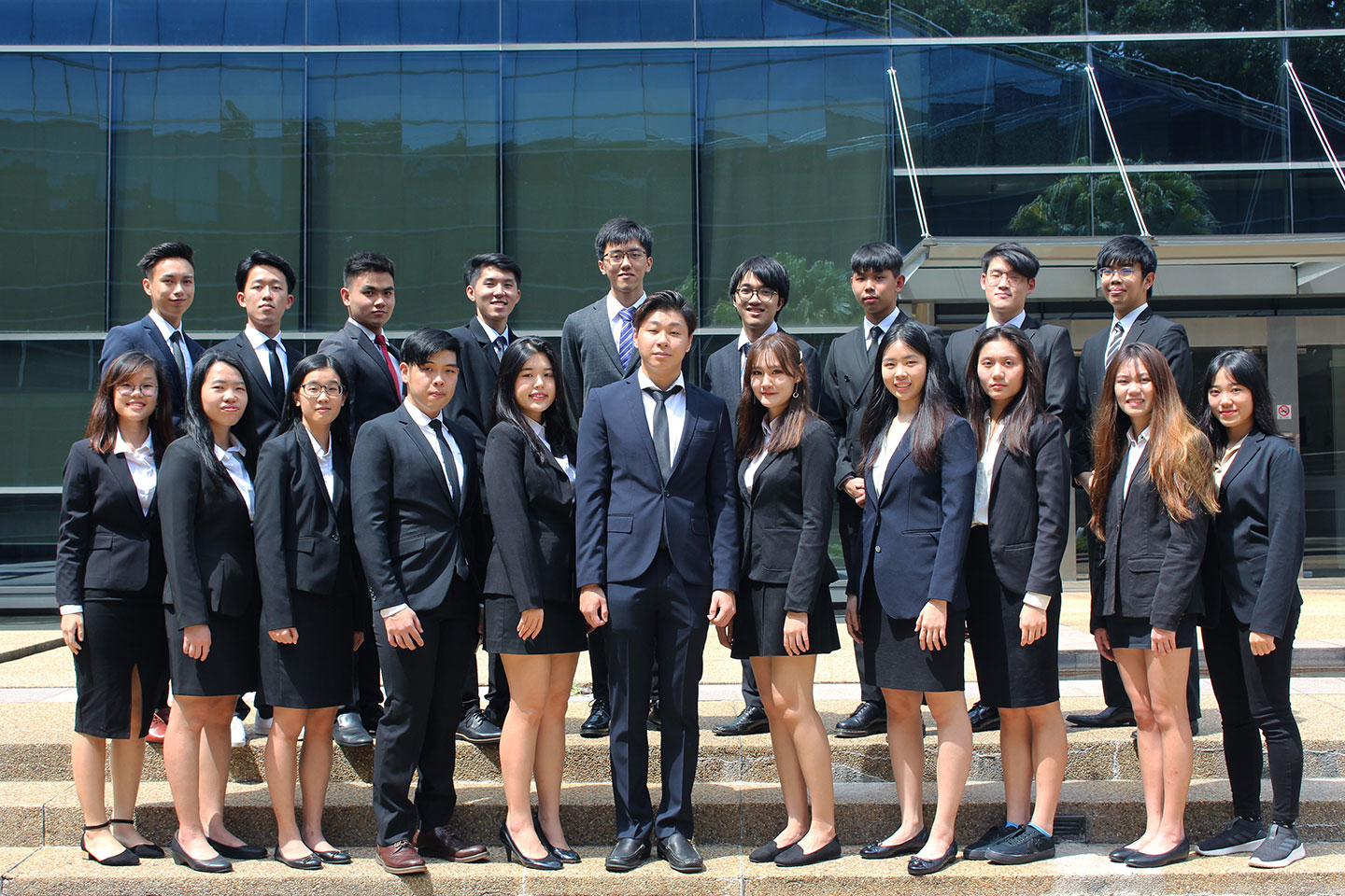 Congratulations to Mr Park Kunyoung (CS, Year 2; first row centre) on his successful election as the new president of the CSE Club.
