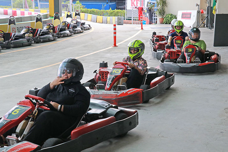 On 10 January 2019, SCSE staff gathered at the KF1 Arena Country Club for a fun karting challenge.