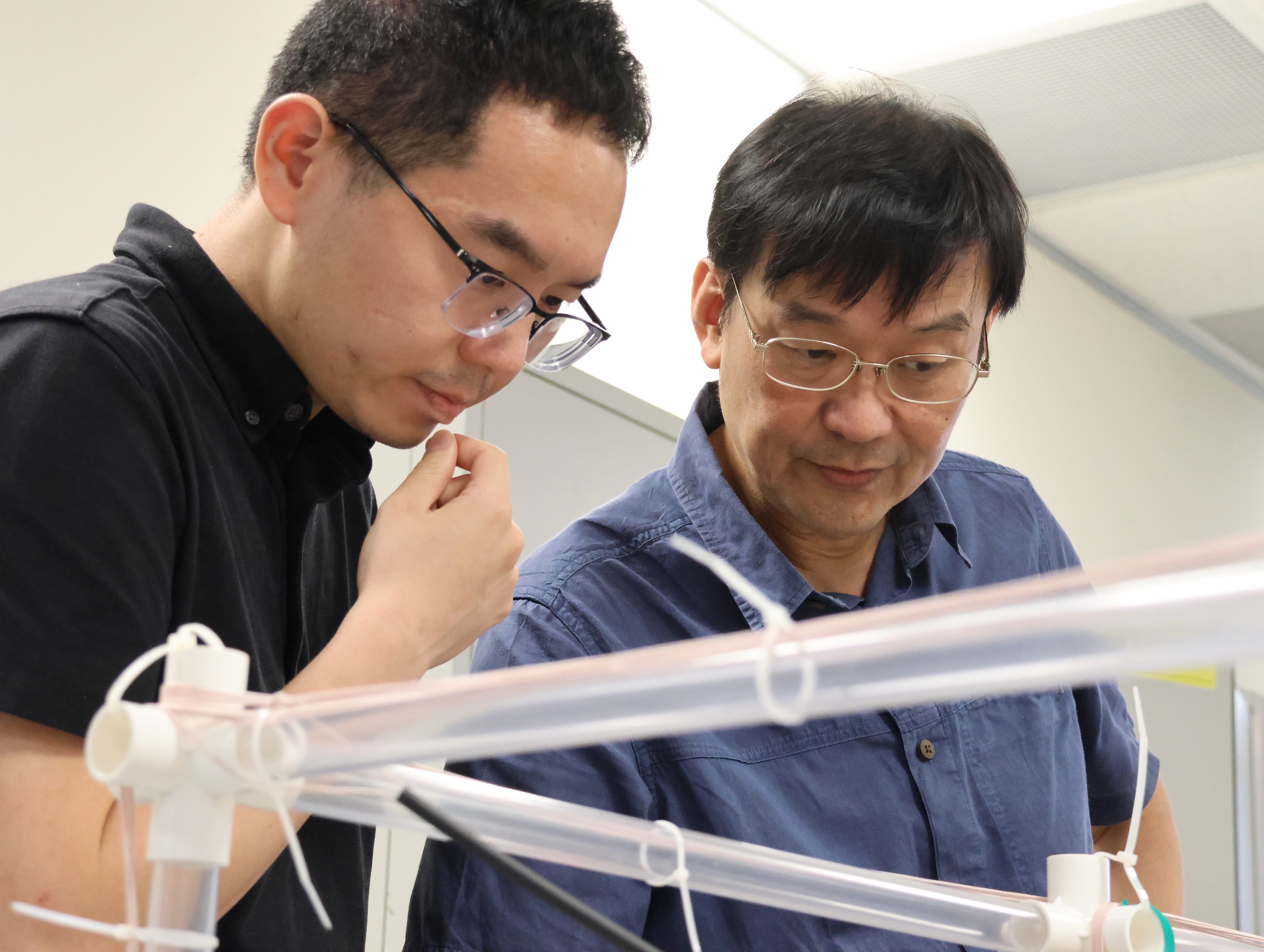 Prof Ron Hui and his team2