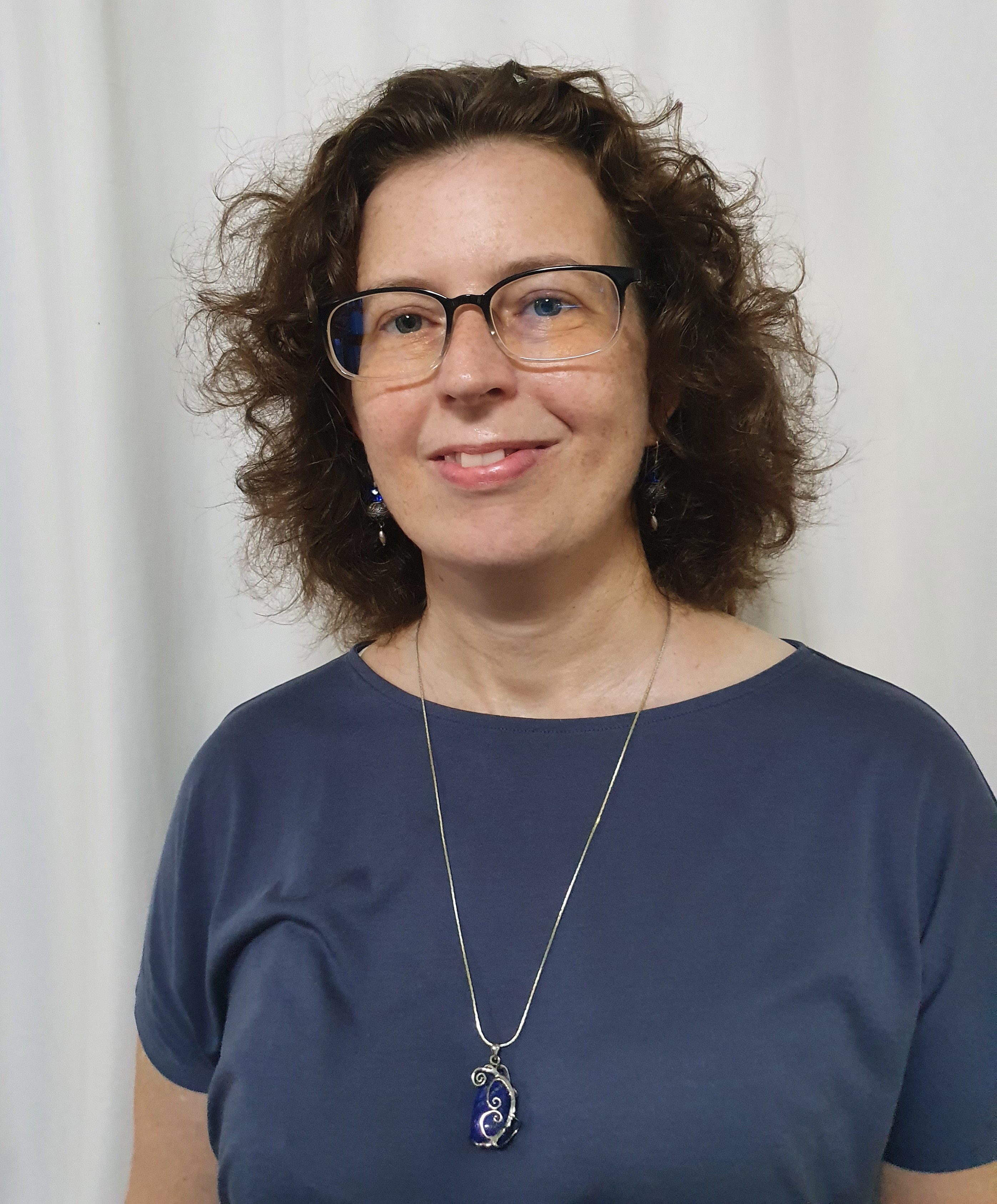 Dr. Jennifer CASH