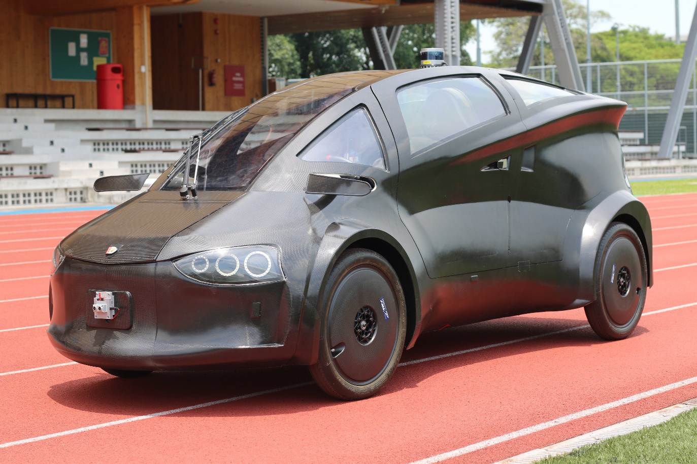 Nanyang Venture XI car left front view