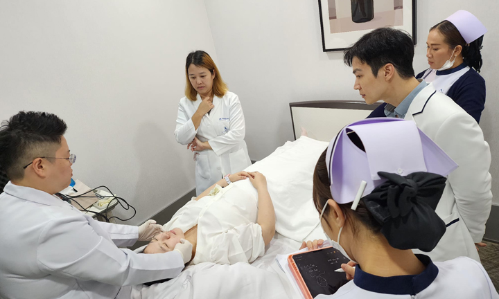 Alumna Leong Weizhen conducts training