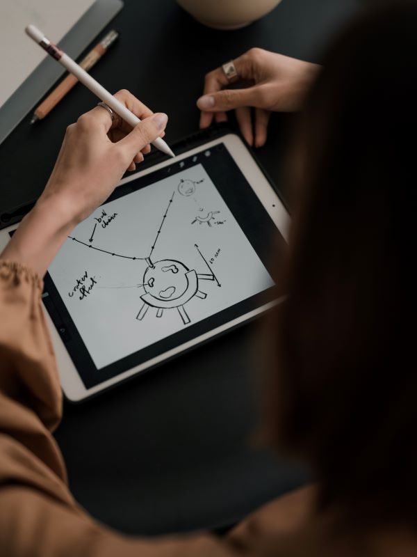 Mindy Chow designing jewellery